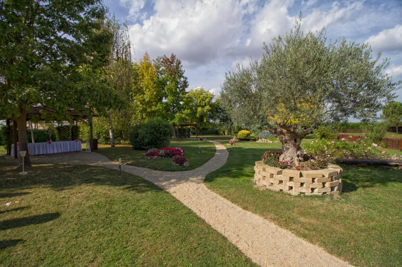 Lo Scoiattolo Piedmont Bike Hotel Pralormo Exterior foto