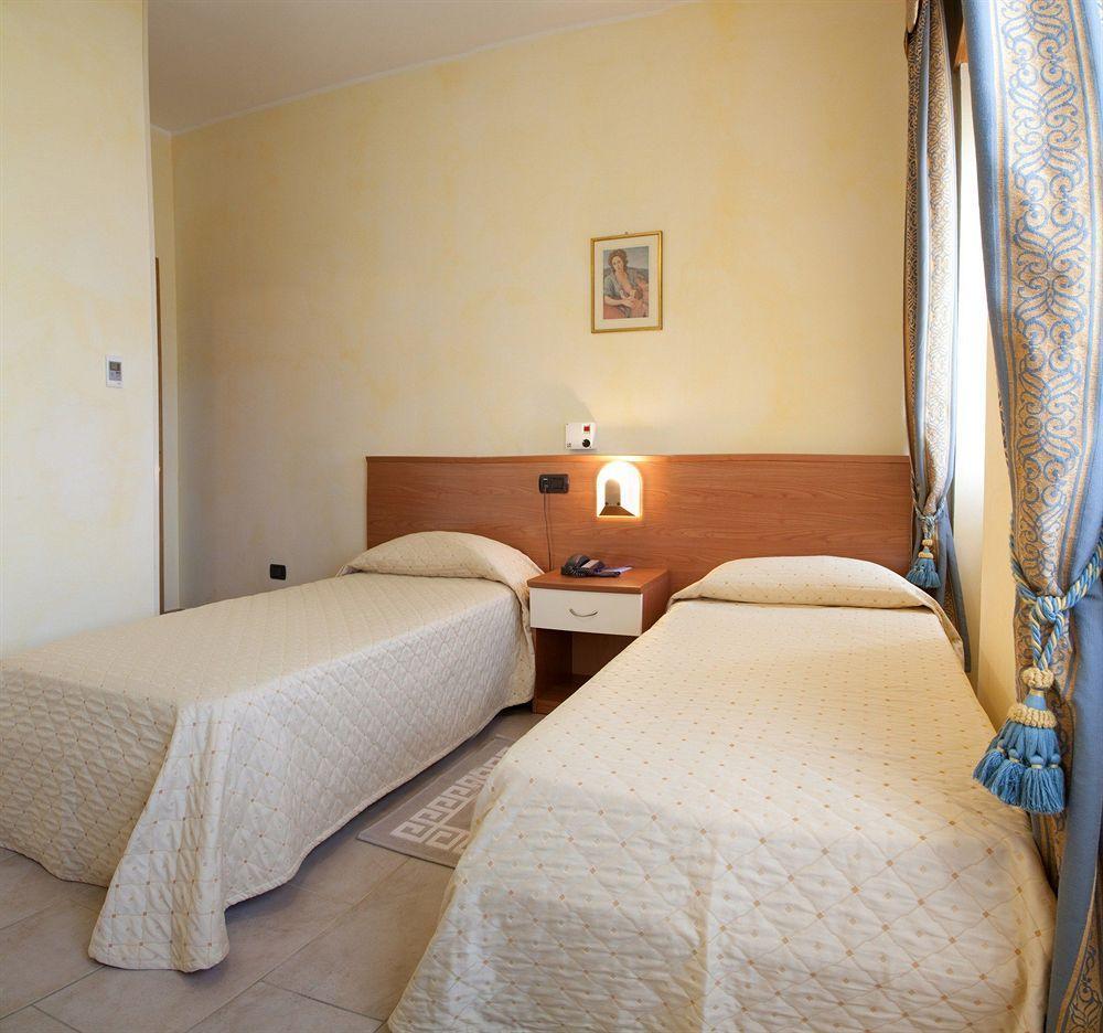 Lo Scoiattolo Piedmont Bike Hotel Pralormo Exterior foto